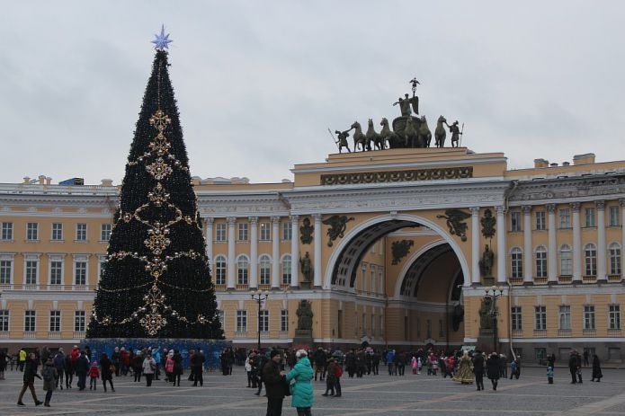 Дворцовая площадь в Рождество, Санкт-Петербург, Россия